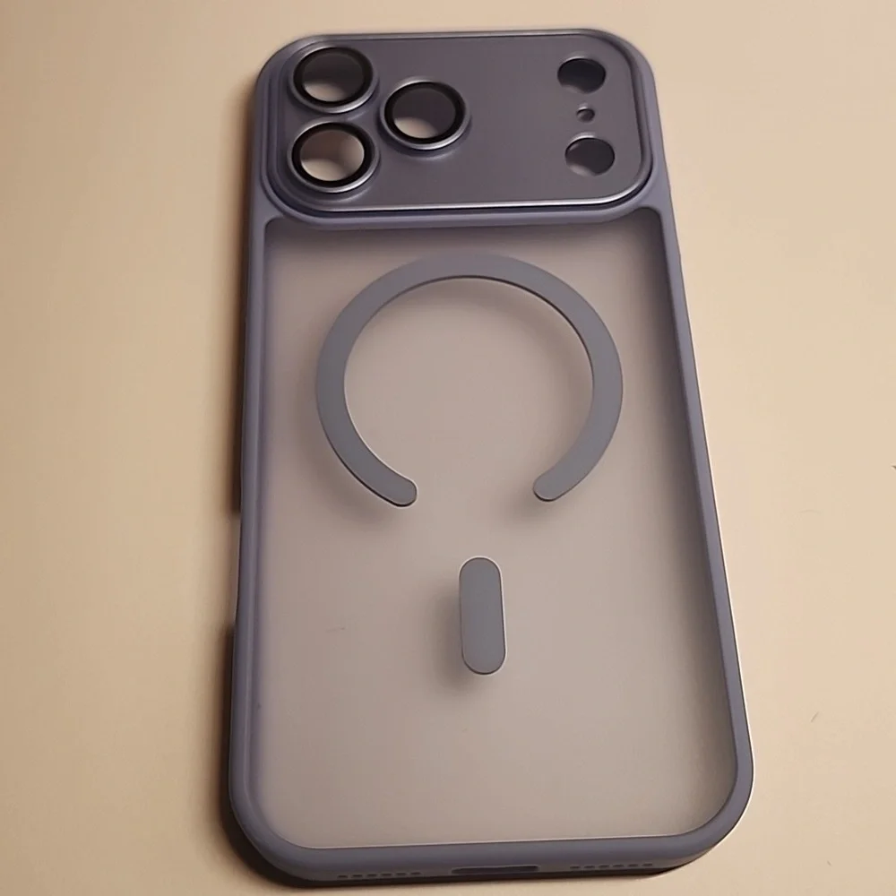 Brand new Apple IPhone 17 Pro Max Magnetic Translucent Silicone Phone case